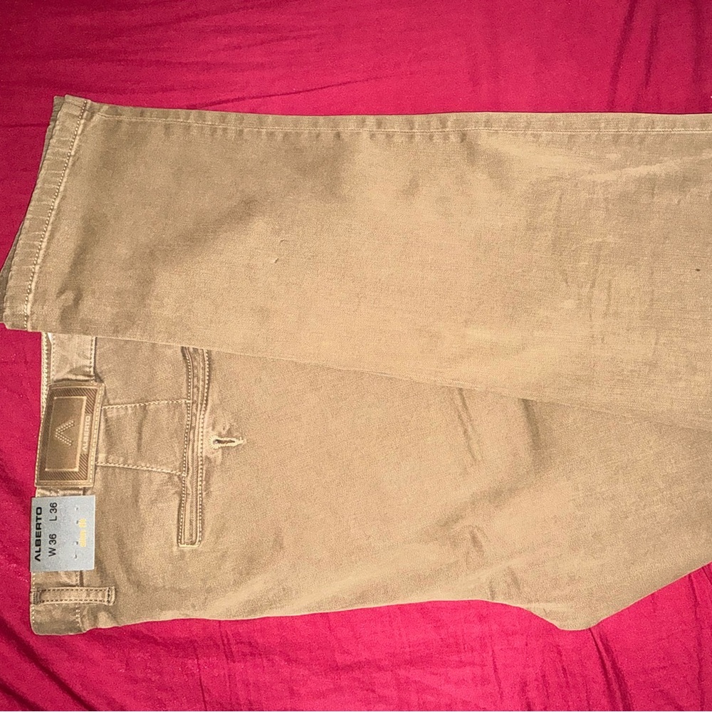 Alberto men's jeans, light brown, nice colour,
Size 36, New with tags.